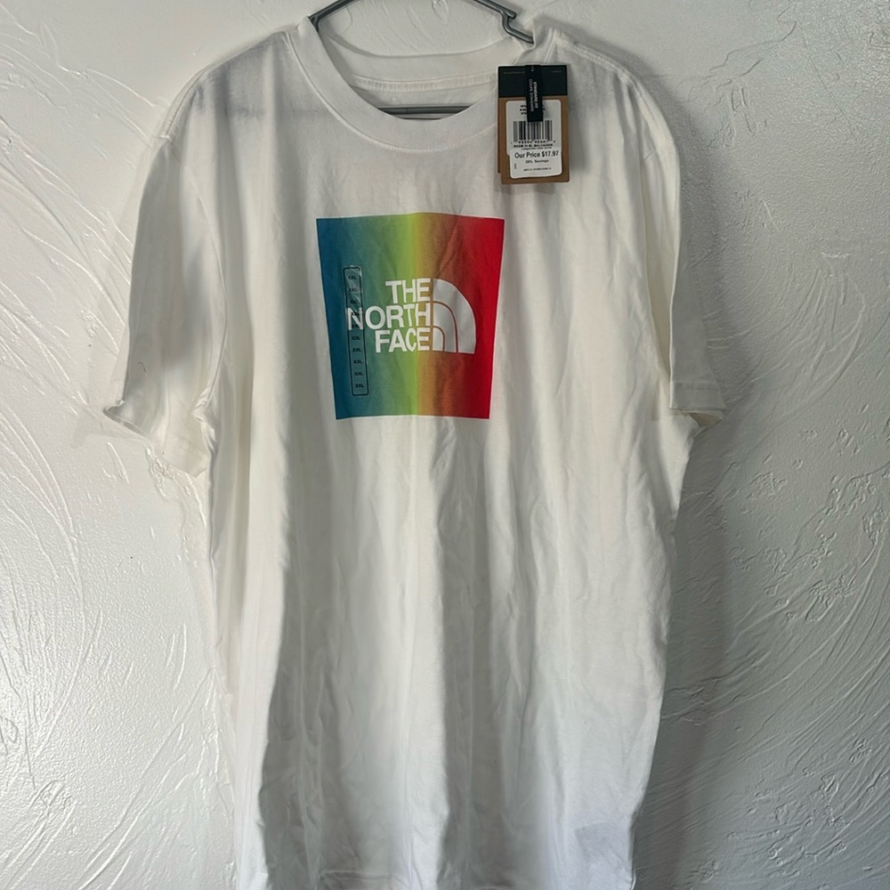 Men’s North face T-Shirt. New with tags XXL